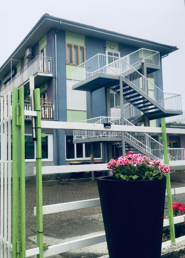 7 Lakes Aparthotel Burolo Экстерьер фото